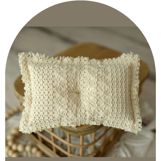 Lilly Pillow